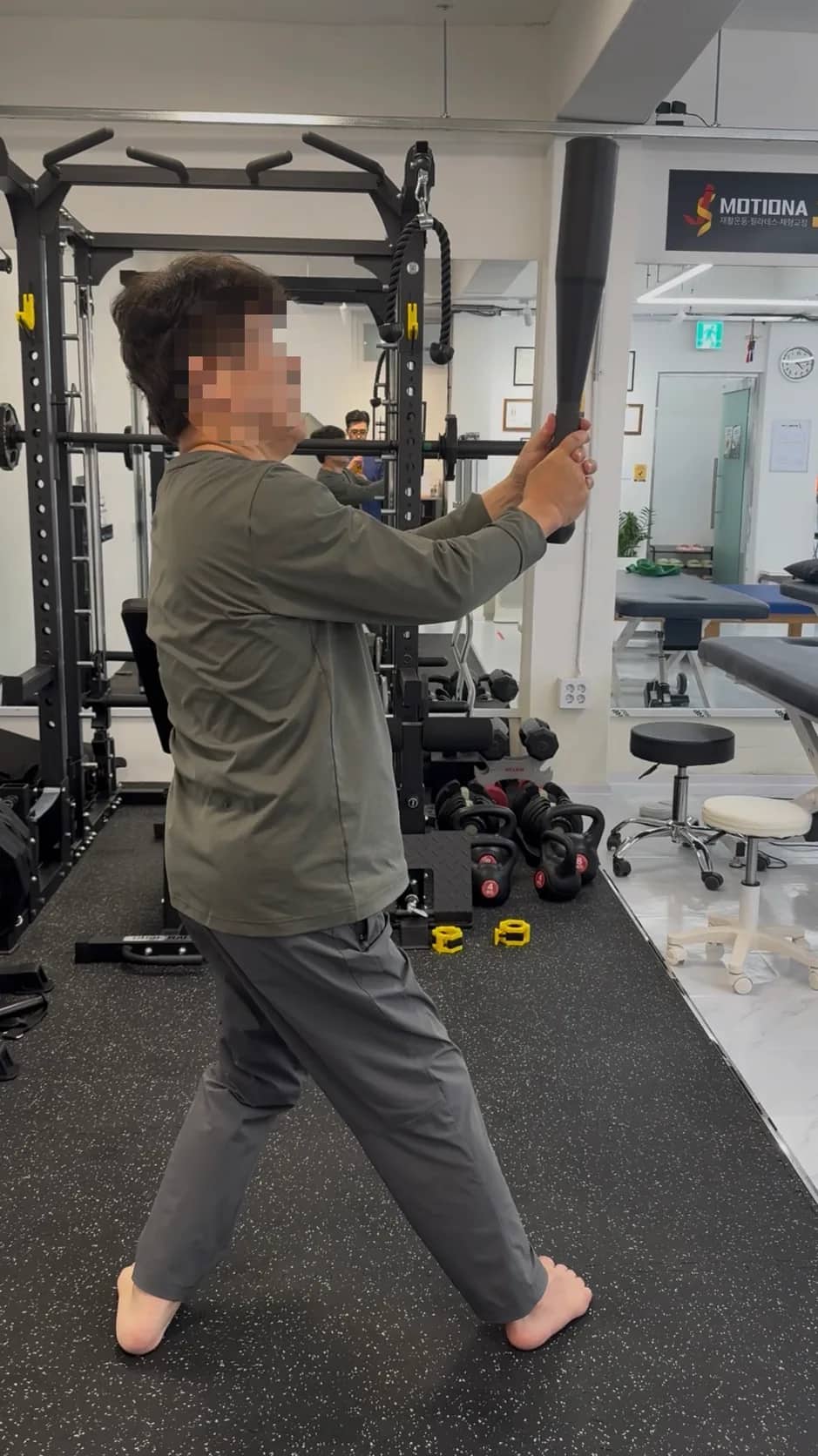 모티오나 재활운동센터 사진 - 클럽벨을 활용한 전신 기능운동