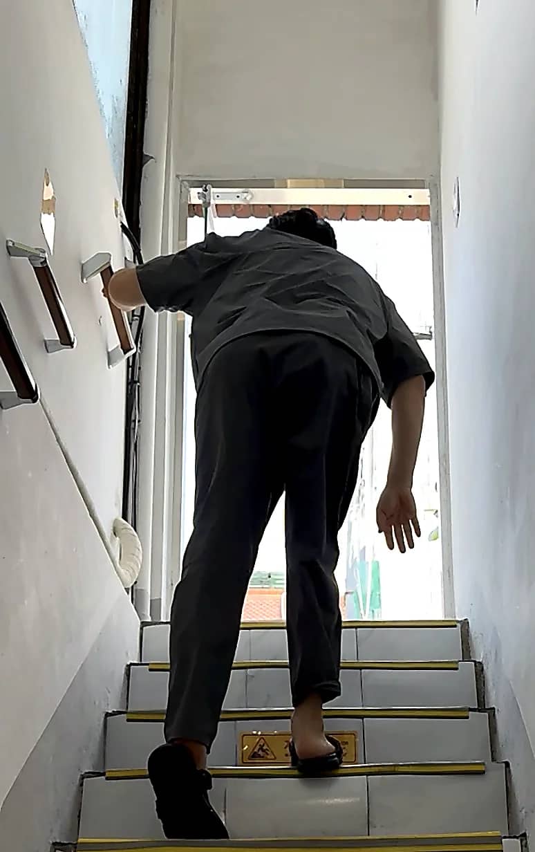 모티오나 재활운동센터 사진 - 계단 보행 전략 평가 전